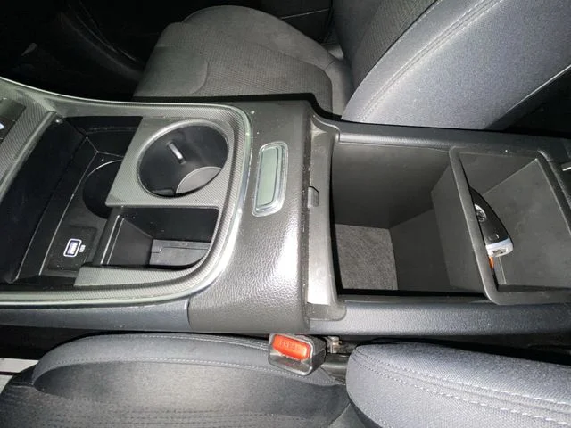 Used 2023 White Hyundai SEL image 21