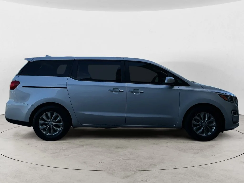 Used 2020 Silver Kia LX image 7