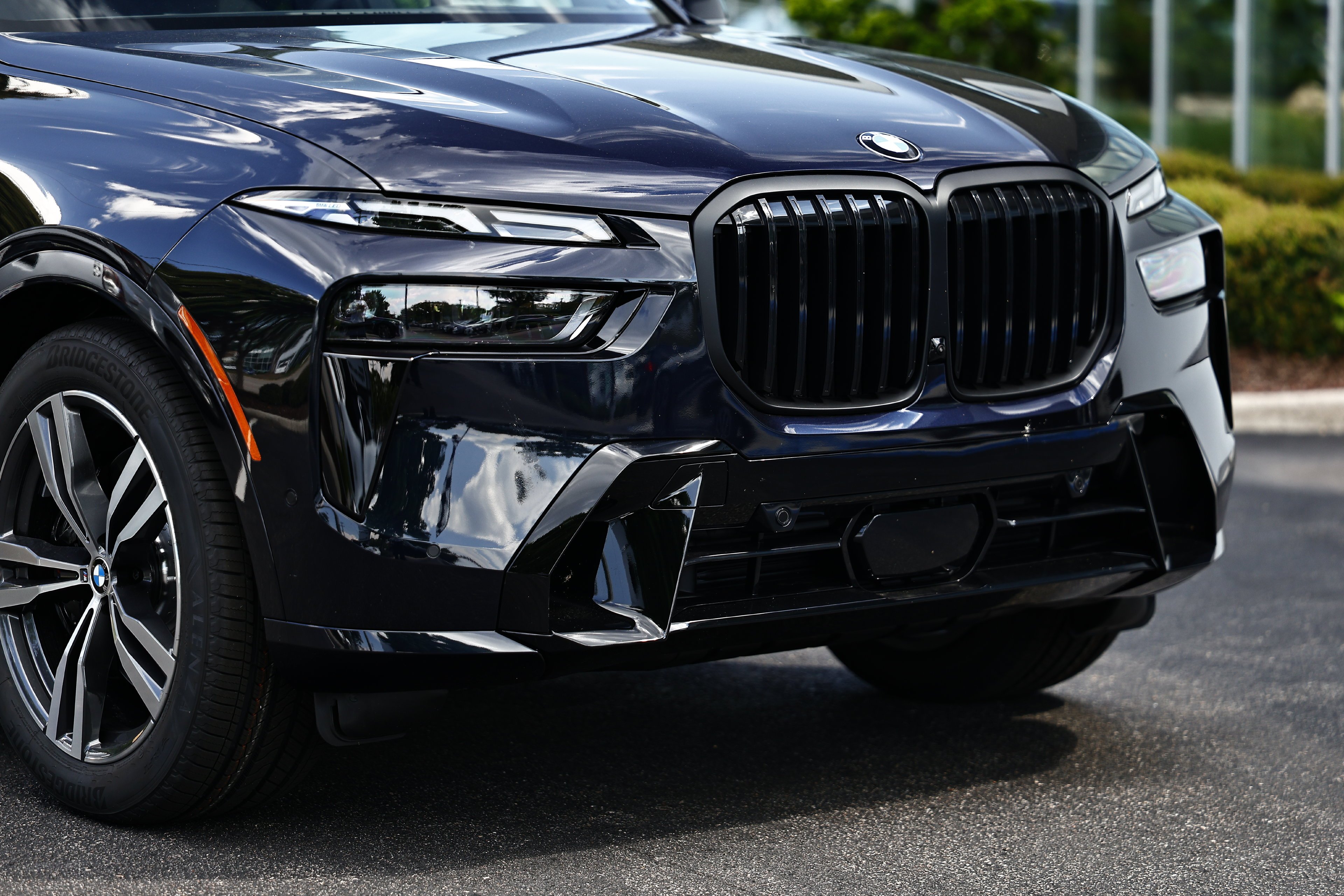 New 2027 Carbon Black Metallic BMW xDrive40i image 2