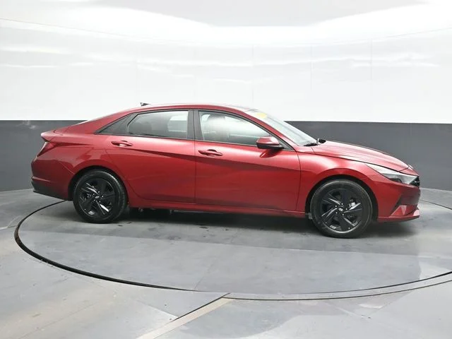 Used 2023 Red Hyundai SEL image 8