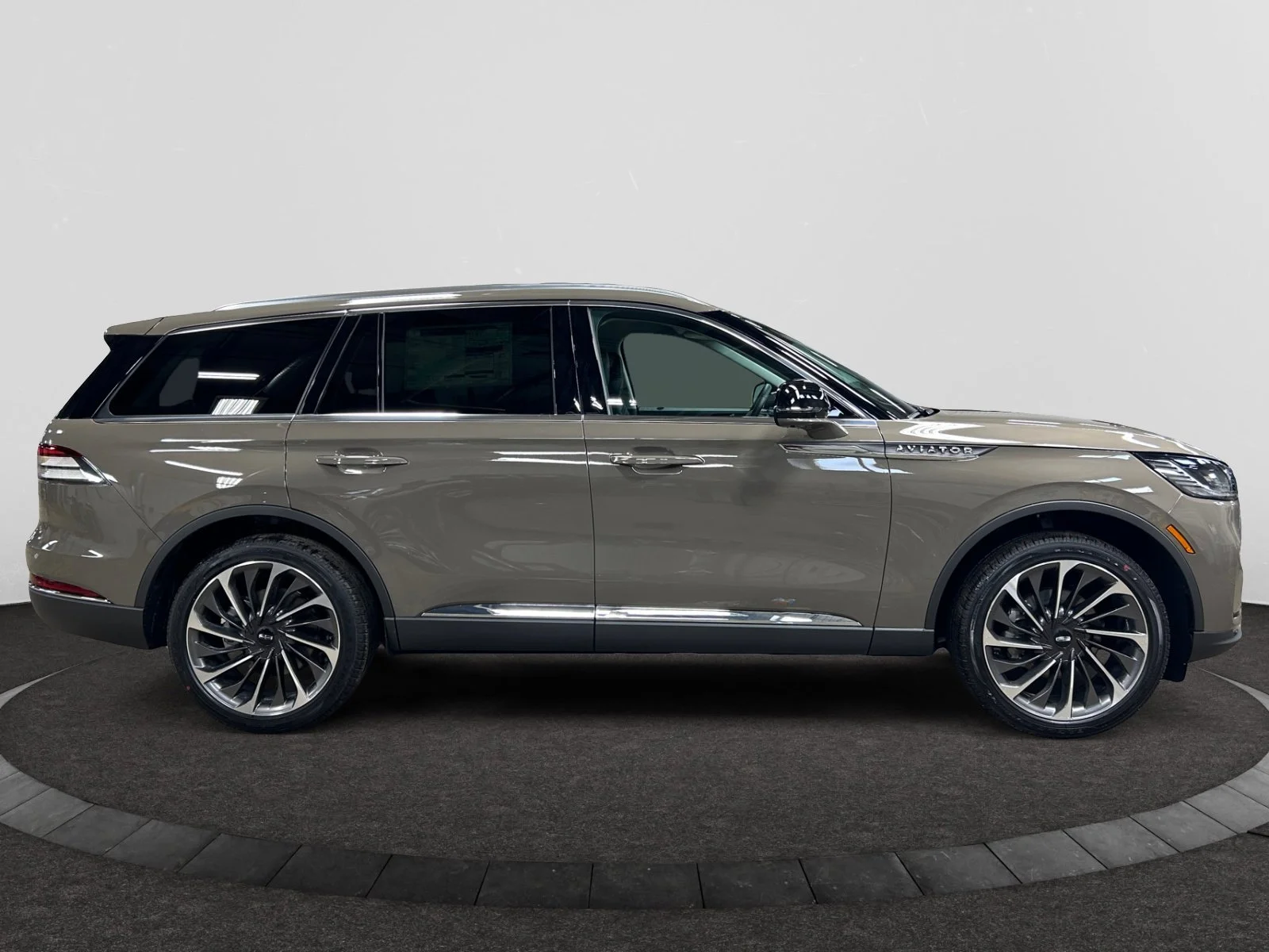 New 2026 Harbour Grey Clearcoat Lincoln Reserve image 6