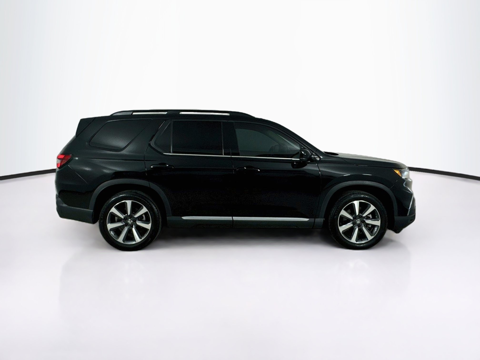 Certified Used 2025 Crystal Black Pearl Honda AWD Elite image 55