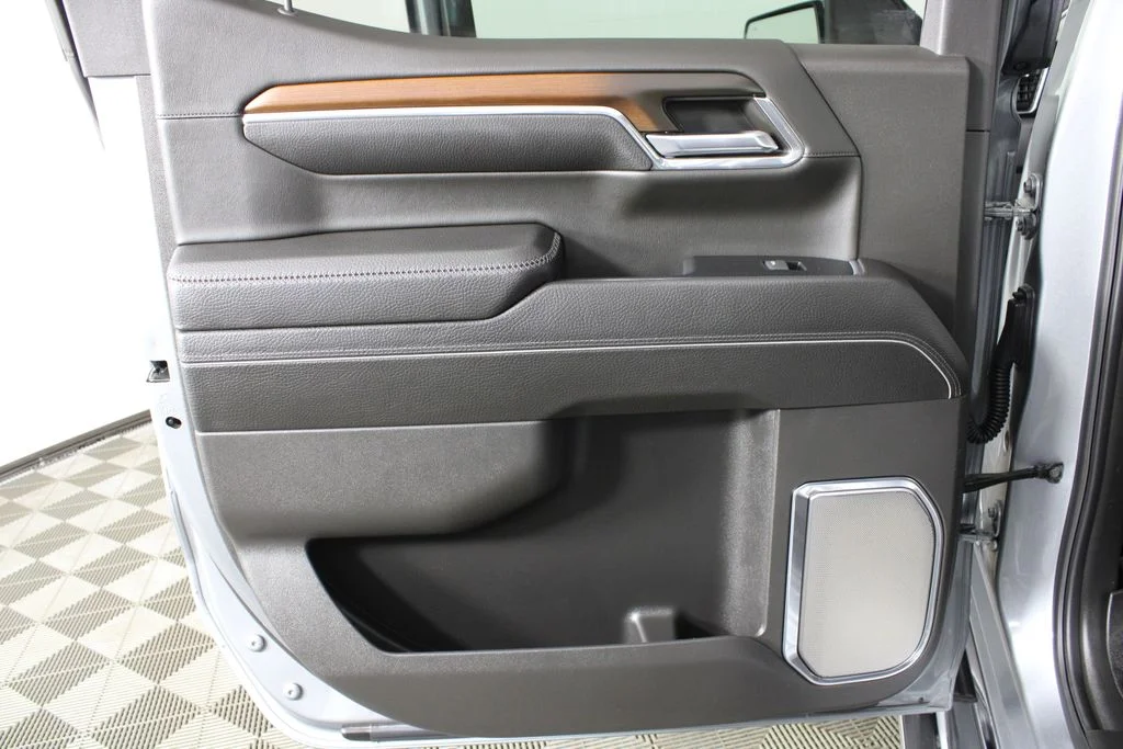 Used 2024 Silver GMC Denali image 11