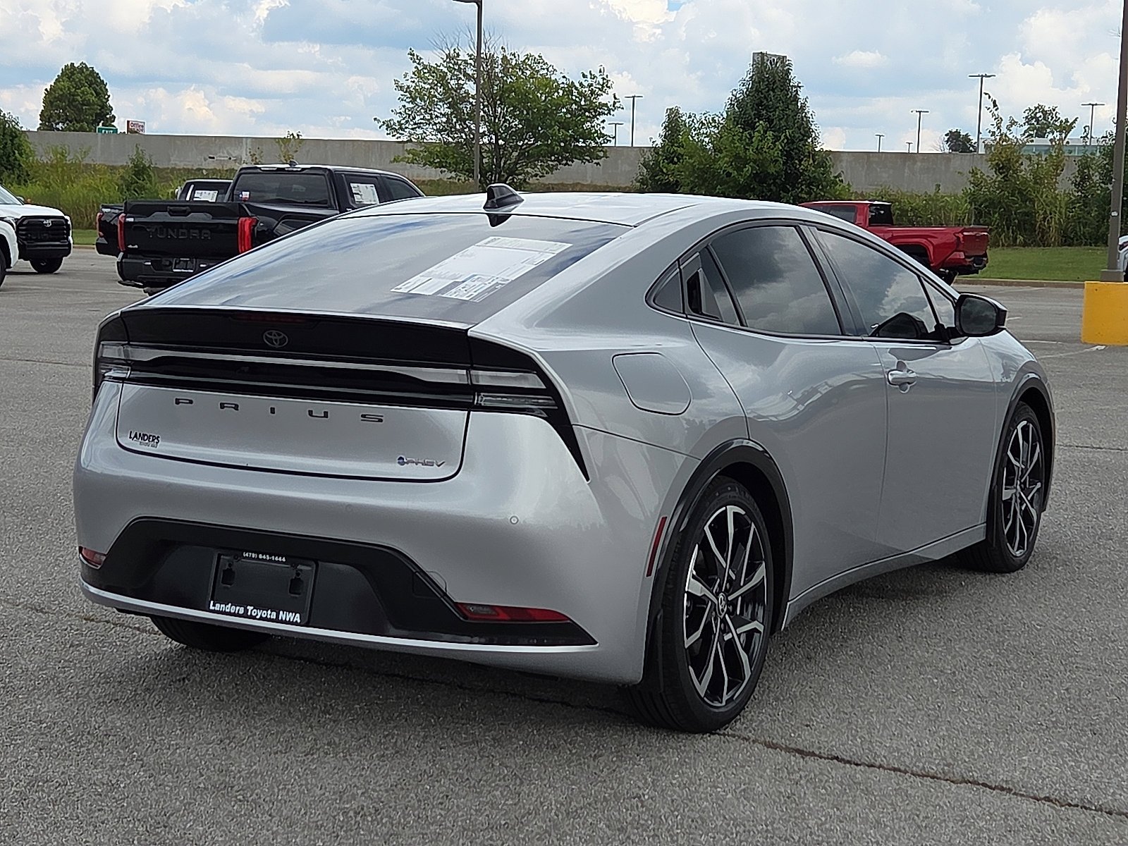 2026 Toyota Prius Plug-in Hybrid XSE - Photo 4