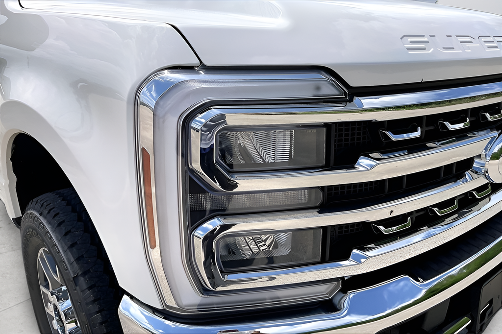 New 2026 Star White Metallic Tri-Coat Ford Lariat image 17