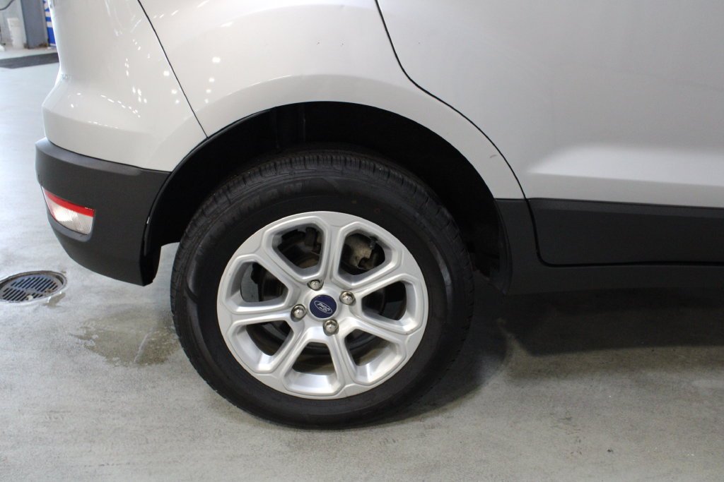 Used 2019 Silver Metallic Ford SE image 27