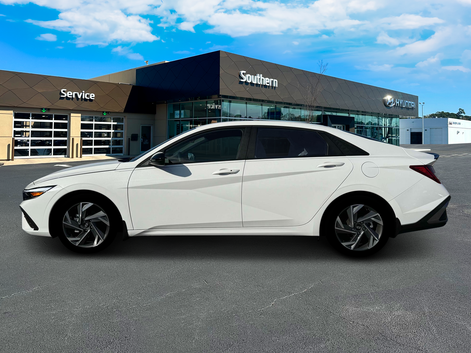 New 2025 White Hyundai SEL Sport image 3