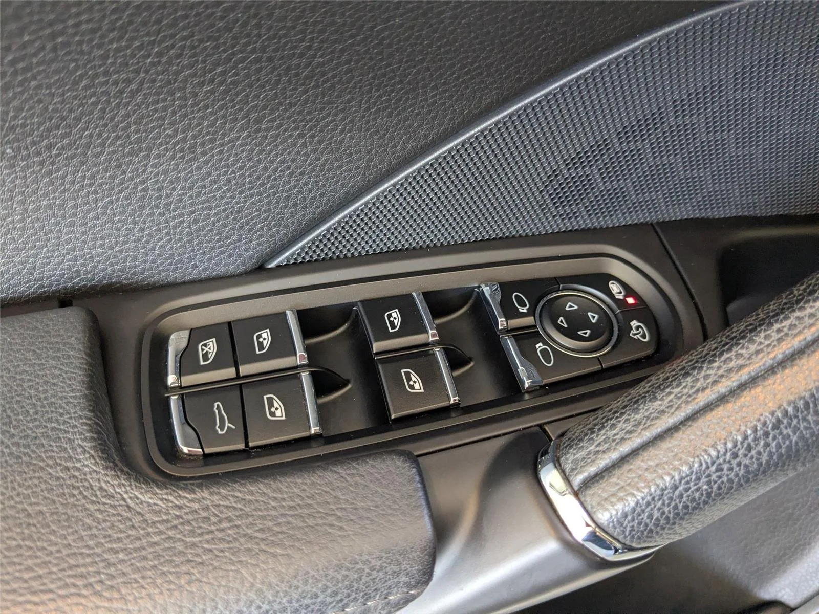 Used 2017  Porsche Platinum Edition image 13