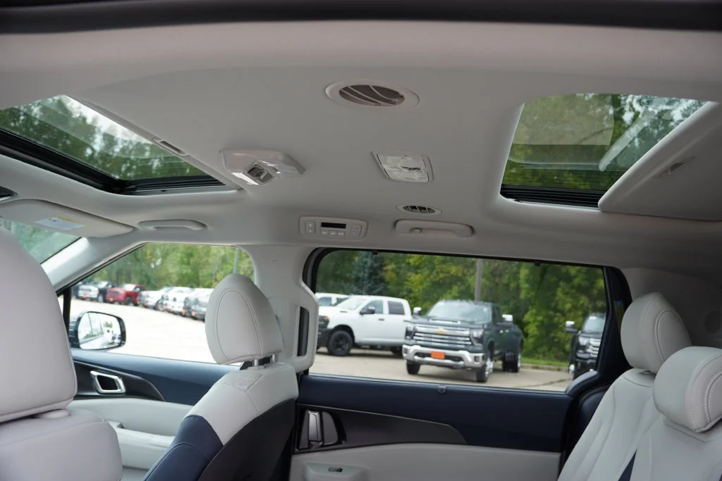 New 2027 Ceramic Silver Kia SX image 12