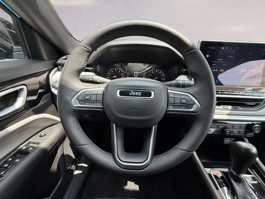 2025 Jeep Compass Limited - Photo 13
