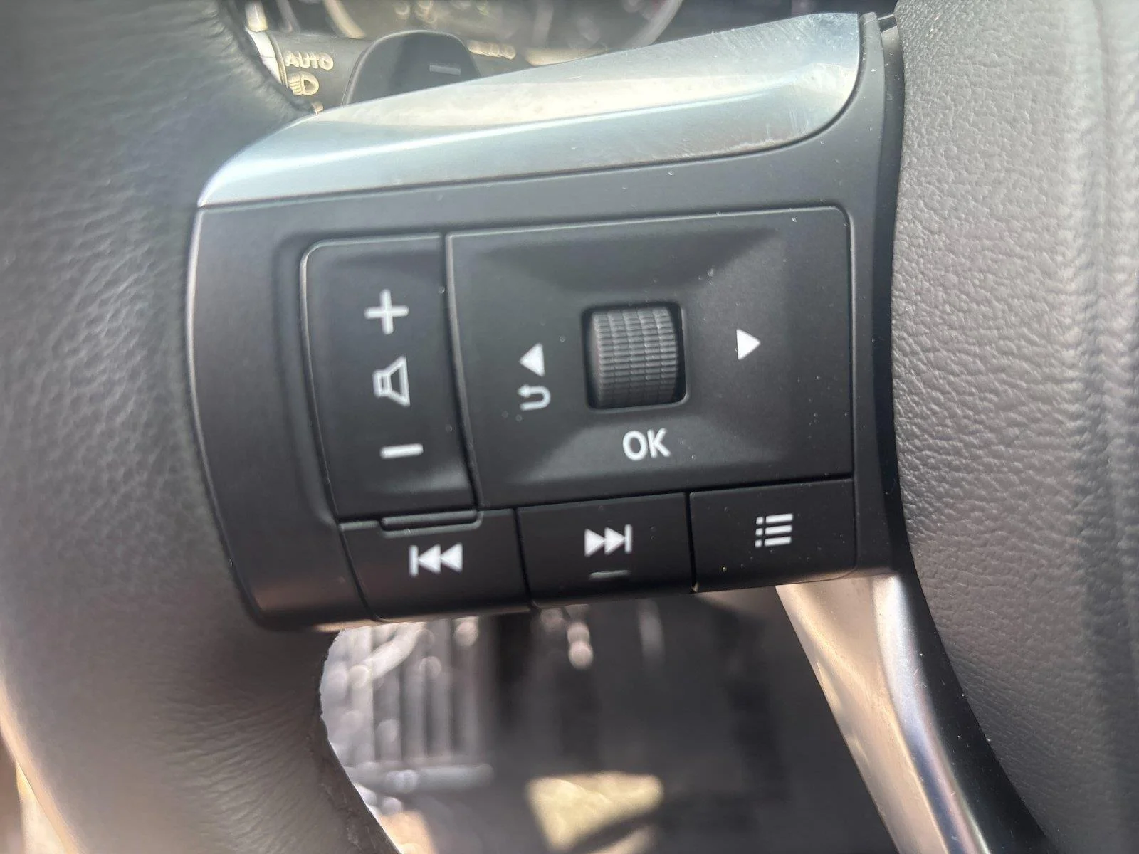 Used 2025 Mineral Black INFINITI PURE image 19