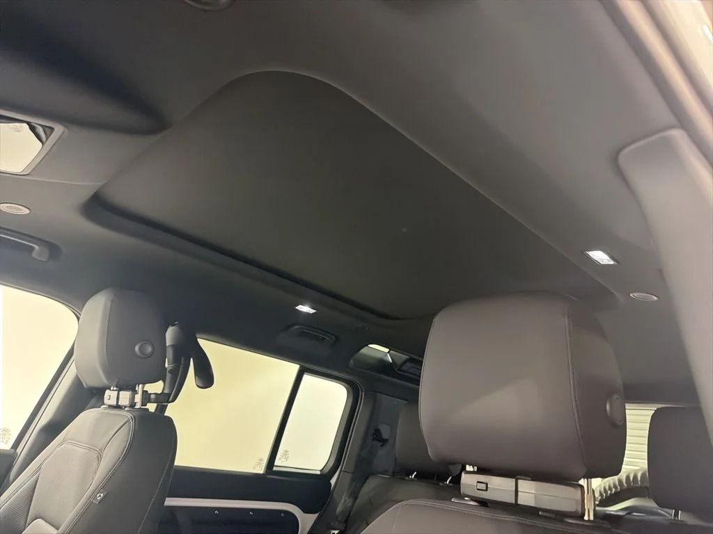 New 2026 Fuji White Land Rover S image 19