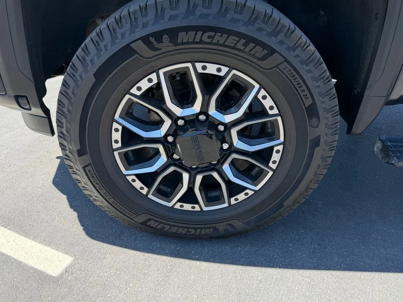 Used 2024 Titanium Rush Metallic GMC AT4 image 31