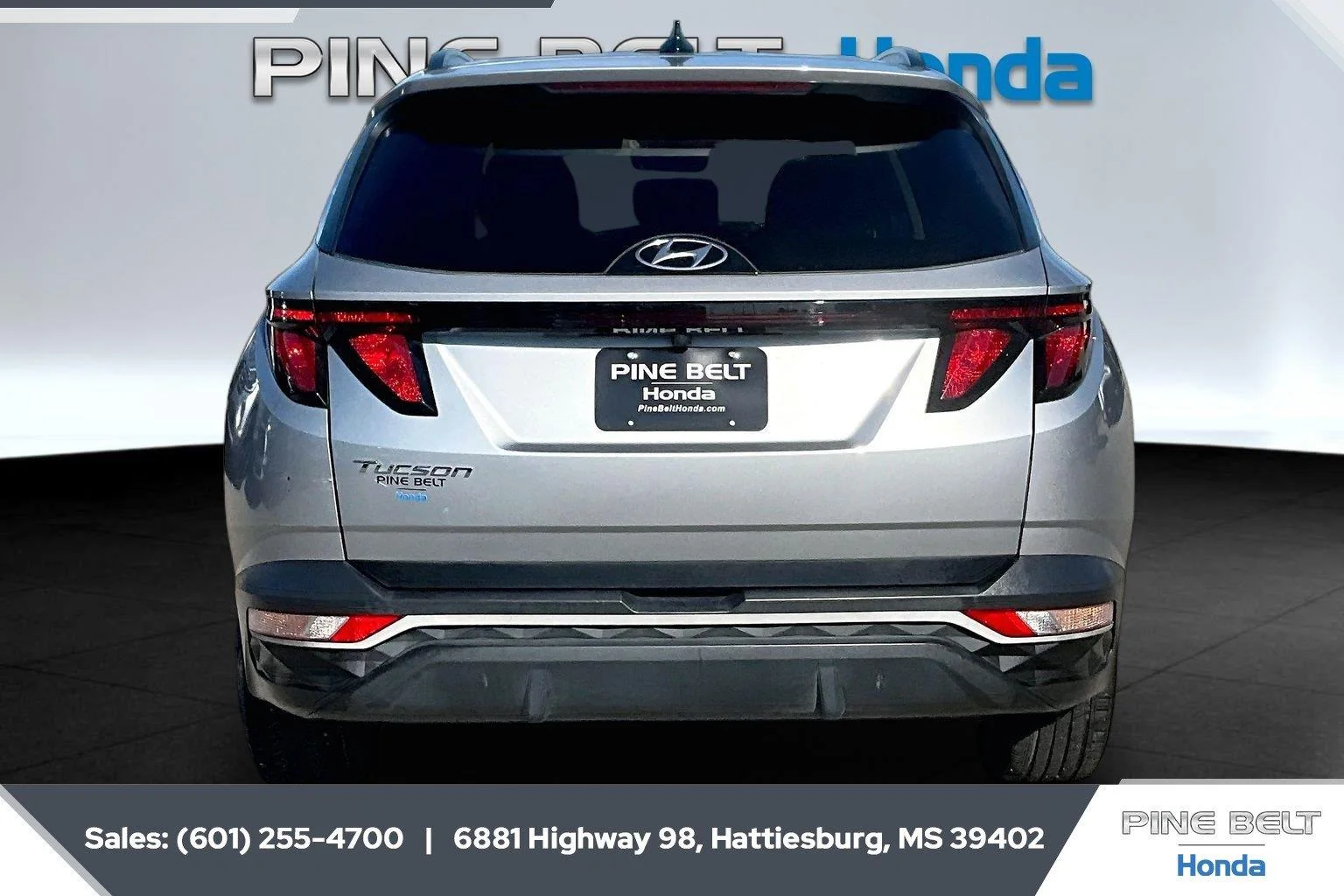 Used 2024 Shimmering Silver Hyundai SEL image 4