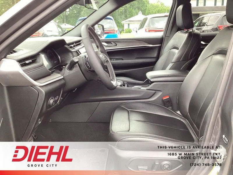 Used 2025 Gray Jeep Limited image 21