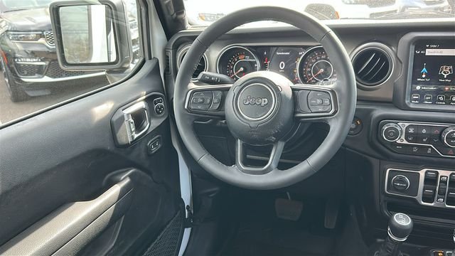 Used 2023 White Jeep Sport S image 21