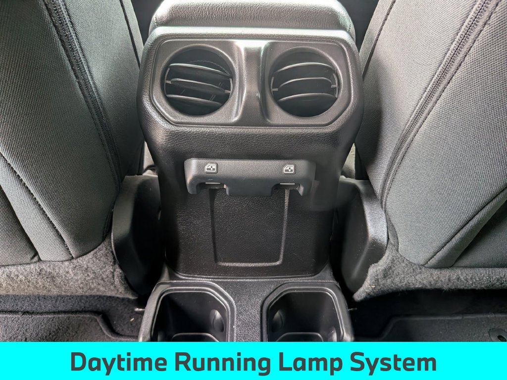Used 2020 White Jeep Altitude image 35