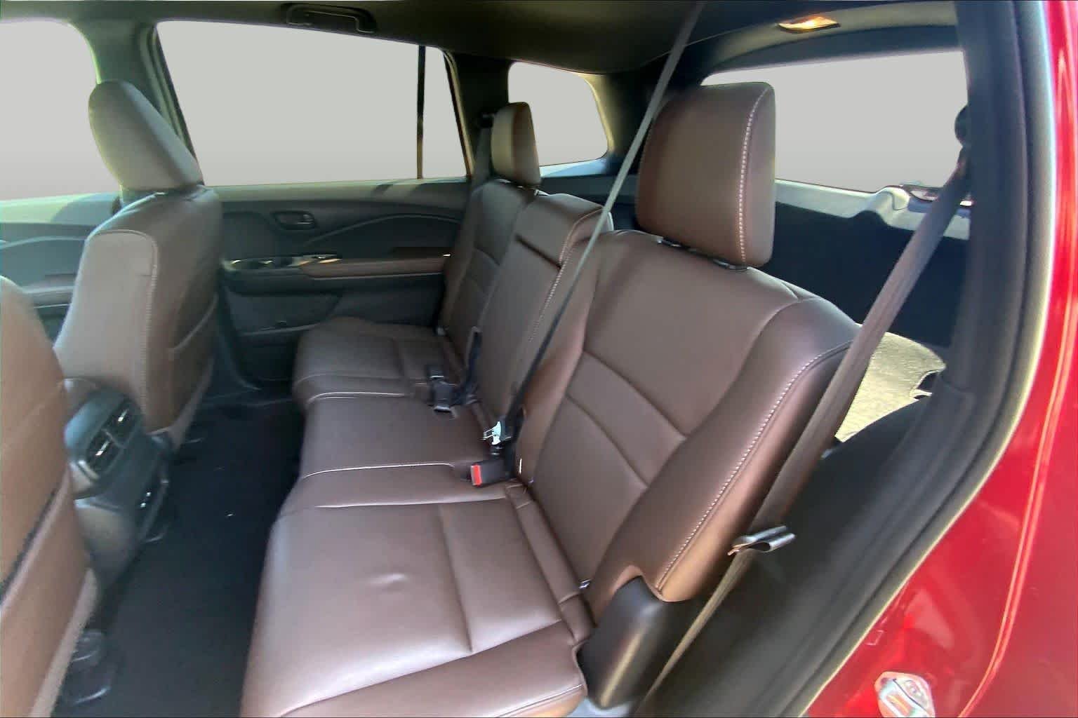 Used 2024 Radiant Red Metallic II Honda EX-L image 20