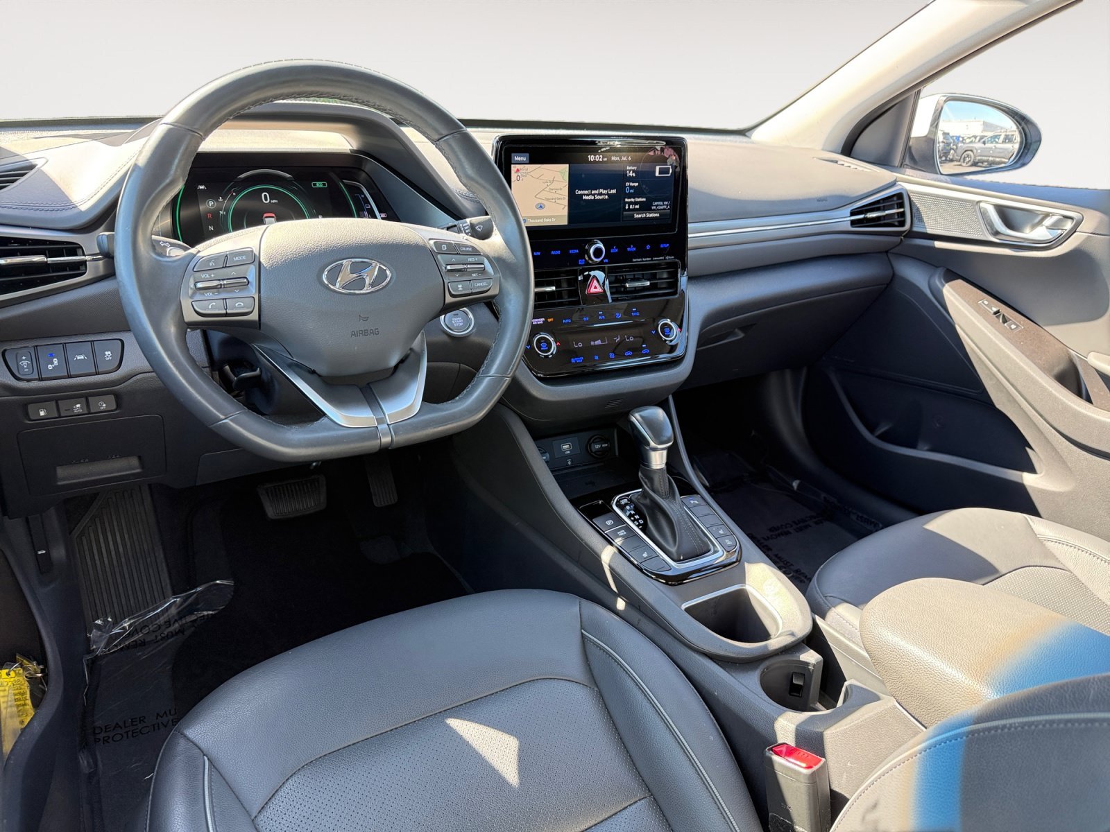 Used 2020 Ceramic White Hyundai Limited image 15