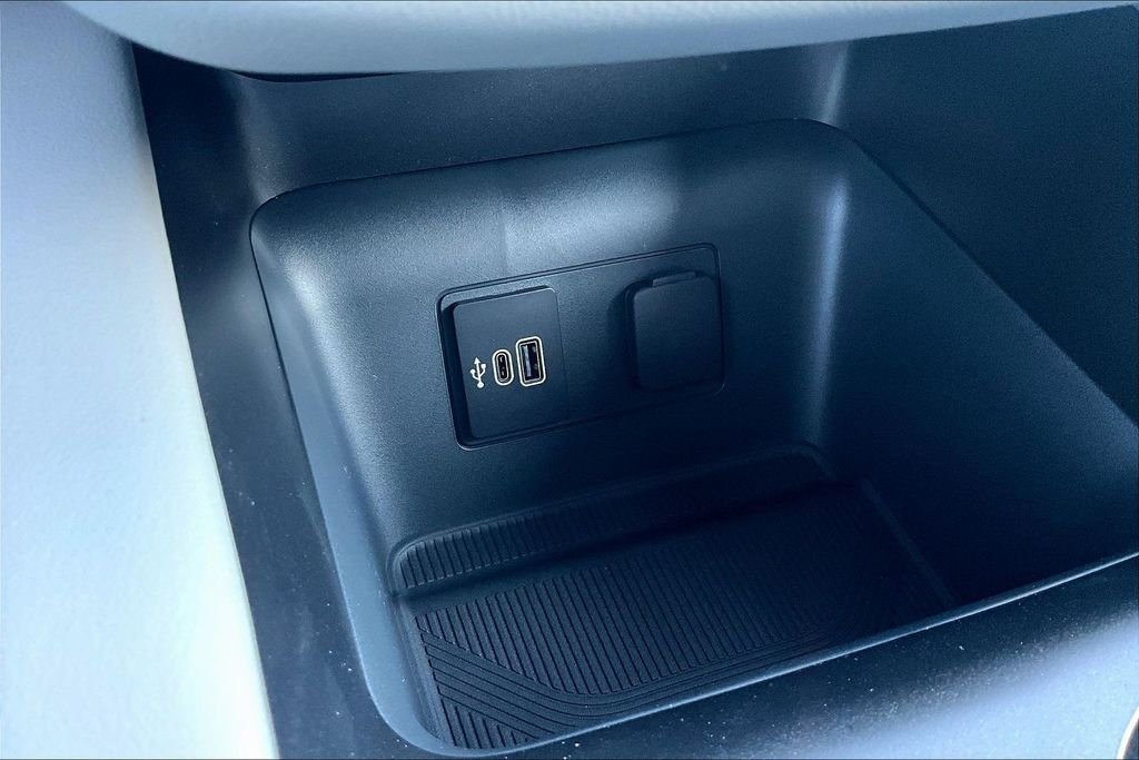 2026 Ford Explorer Active - Photo 21