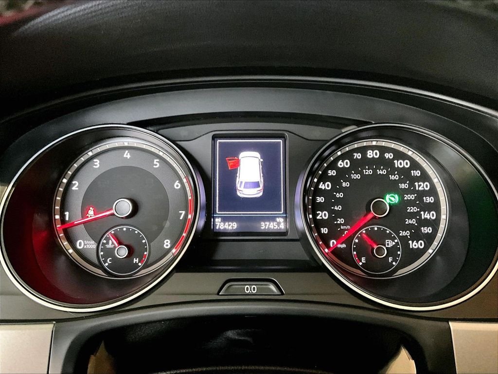 Used 2019 White Volkswagen 3.6L V6 SE image 26