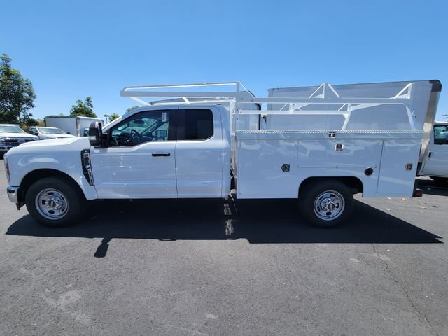 New 2026 White Ford F350 4X2S/CCCSR image 28