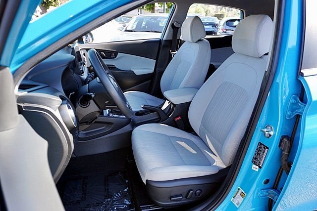 Used 2023 Green Hyundai SEL image 14