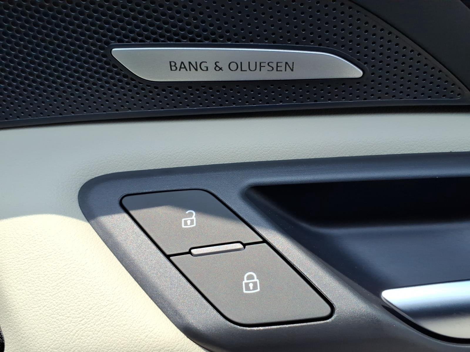 Used 2025 Daytona Gray Pearl Effect Audi S line Premium image 24