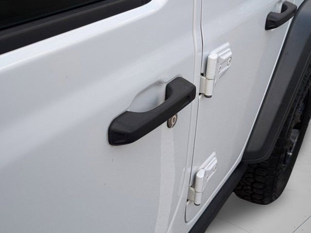 Used 2021 White Jeep Unlimited Willys image 31