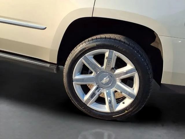 Used 2016 SILVER COAST METALLIC Cadillac Premium Collection image 21