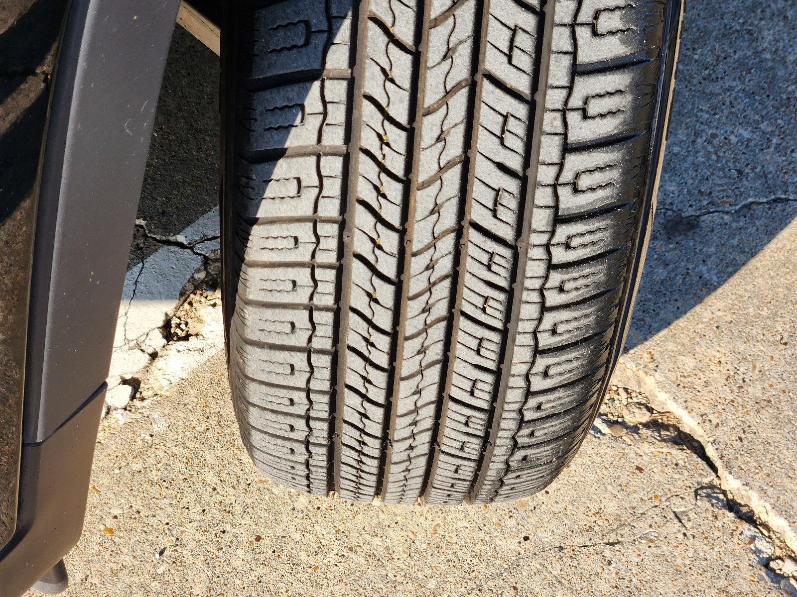 Used 2019 Diamond Black Crystal Pearlcoat Jeep Limited image 10