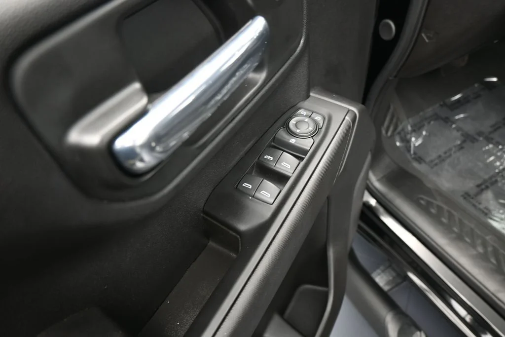 Used 2025 Black Chevrolet Custom image 13
