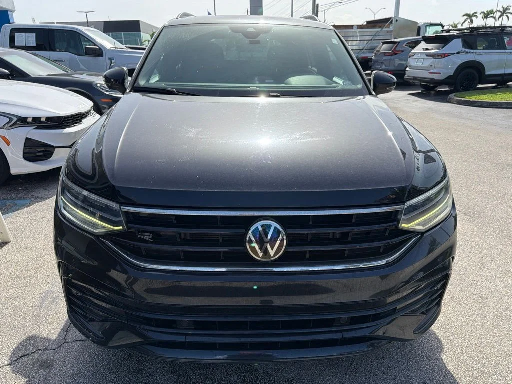Used 2022 Deep Black Volkswagen 2.0T SE R-Line Black image 2