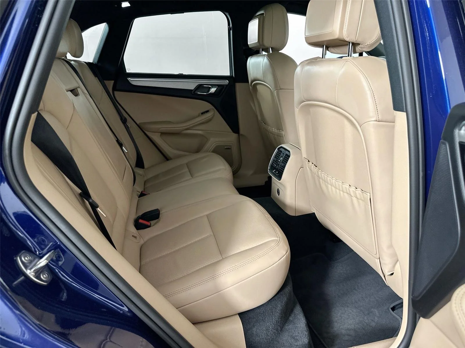 2024 Porsche Macan Base - Photo 28