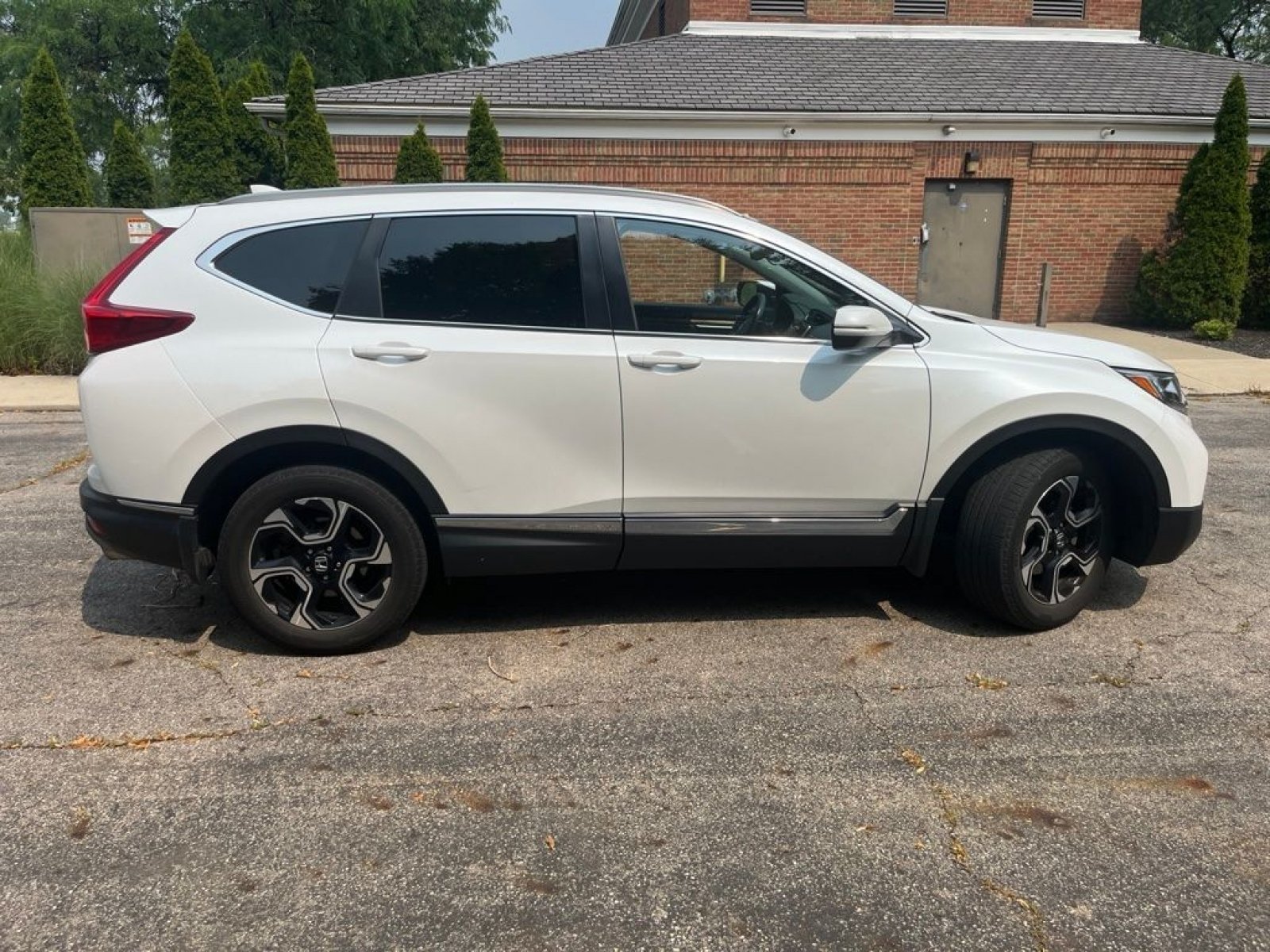Certified Used 2019 Platinum White Pearl Honda Touring image 6