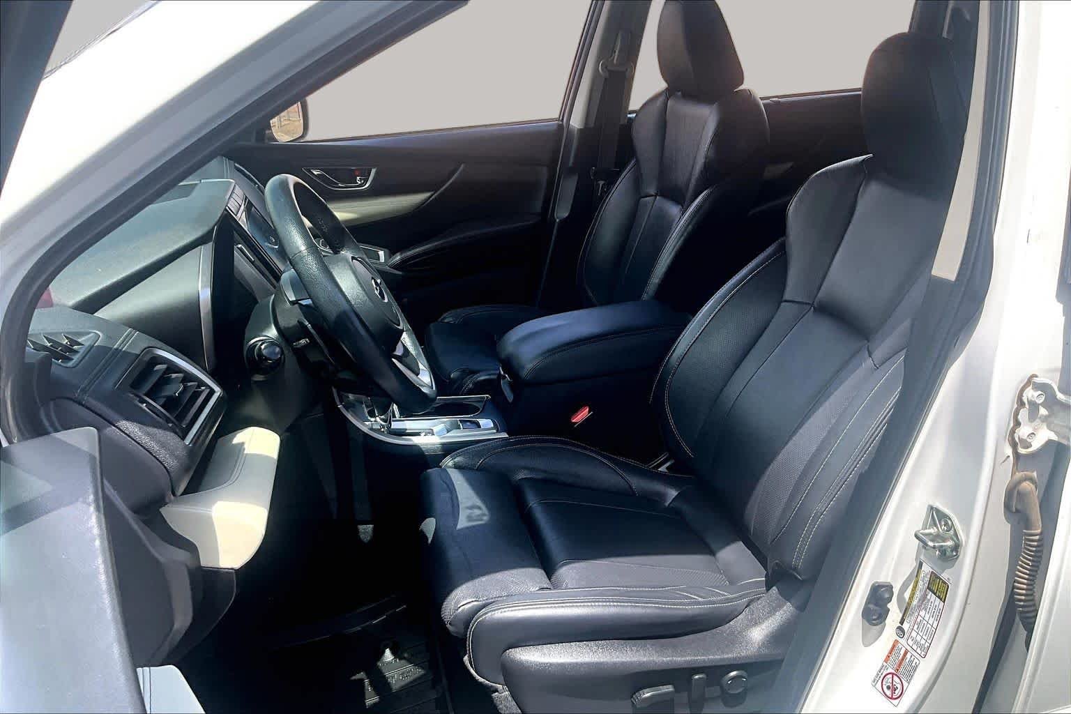 Used 2020 Crystal White Pearl Subaru Limited image 9