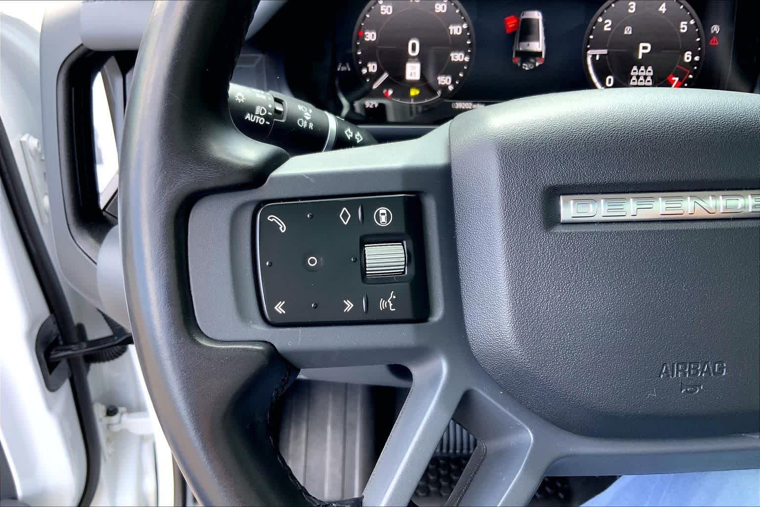 Used 2024 Fuji White Land Rover X-Dynamic SE image 22