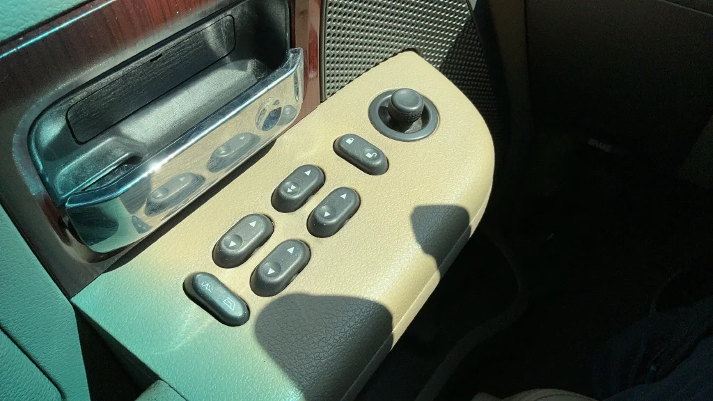 Used 2008 Black Ford Lariat image 13