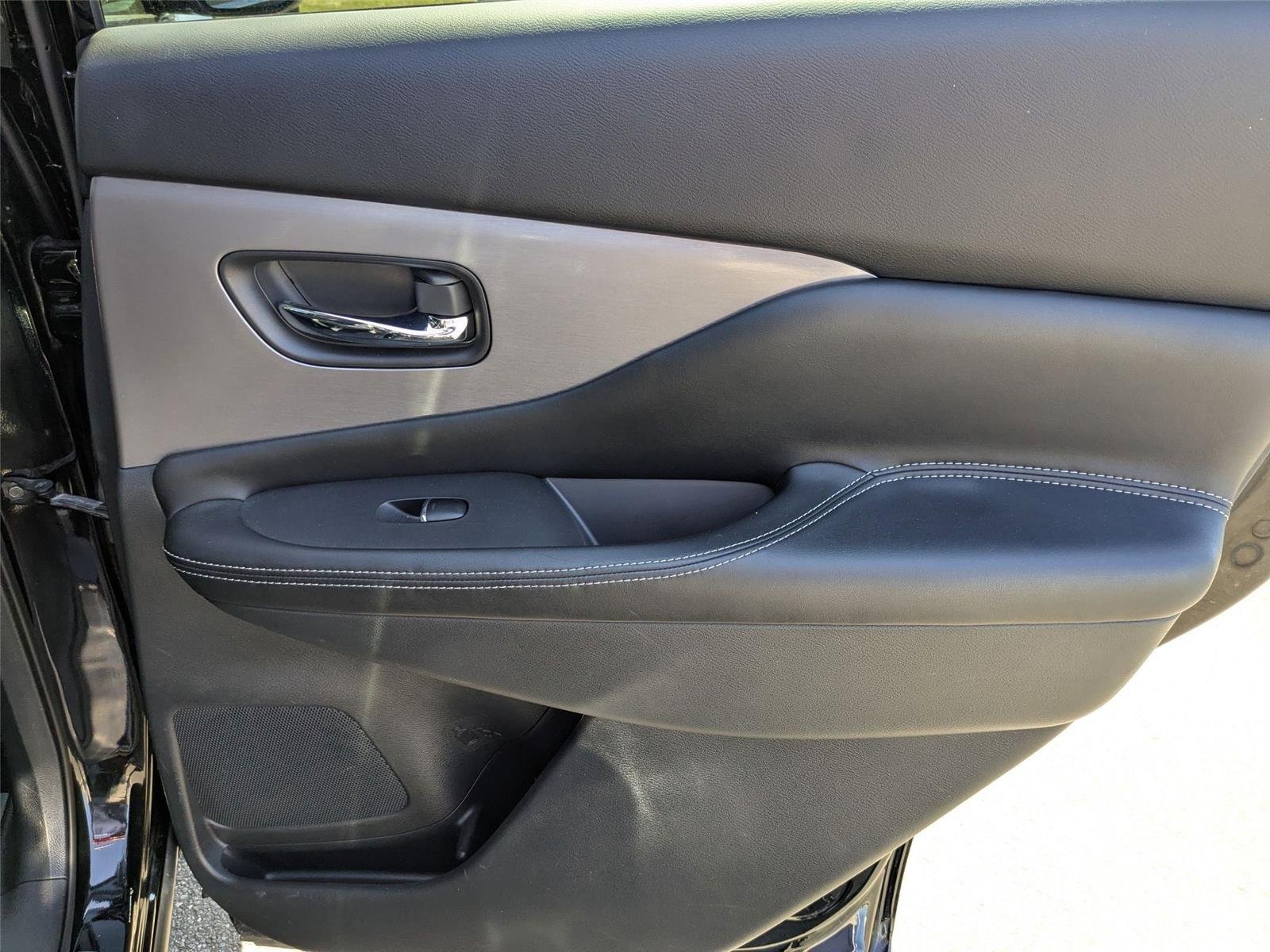 Used 2023 Super Black Nissan SL image 37