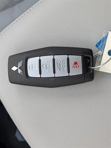 2025 Mitsubishi Outlander Plug-in Hybrid SEL - Photo 30