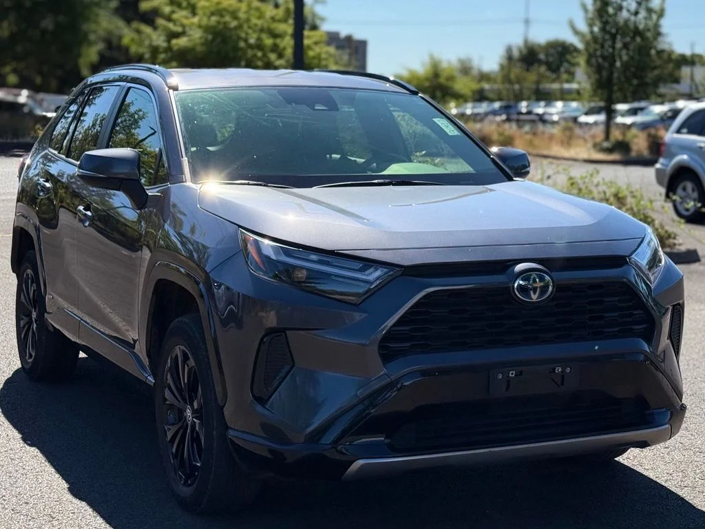Used 2023 Gray Toyota SE image 7