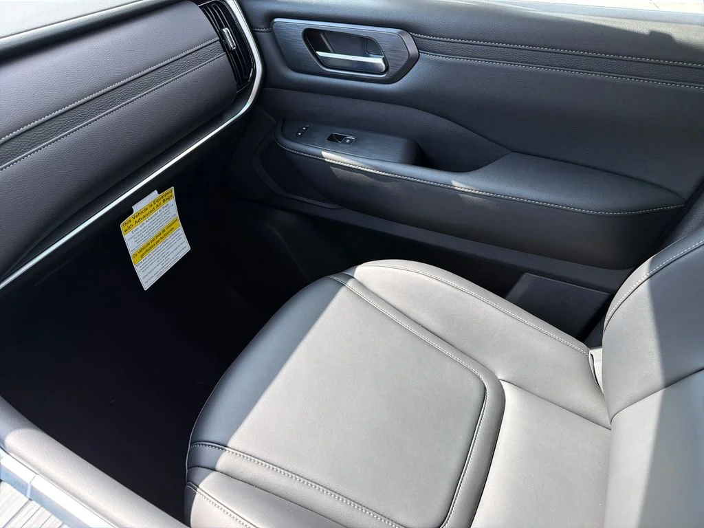 2026 Nissan Armada SV - Photo 26