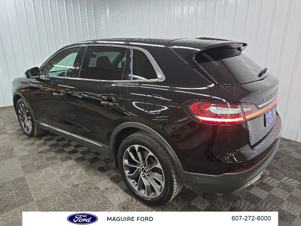 Used 2023 Black Lincoln Reserve image 11