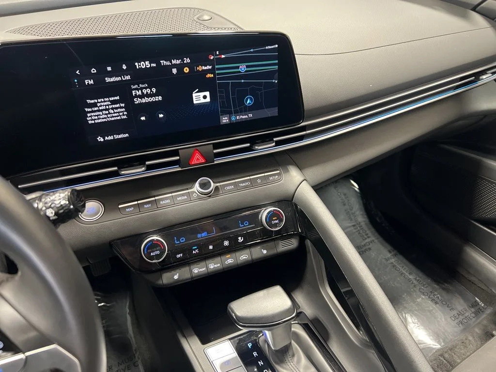 2025 Hyundai Elantra SEL - Photo 17