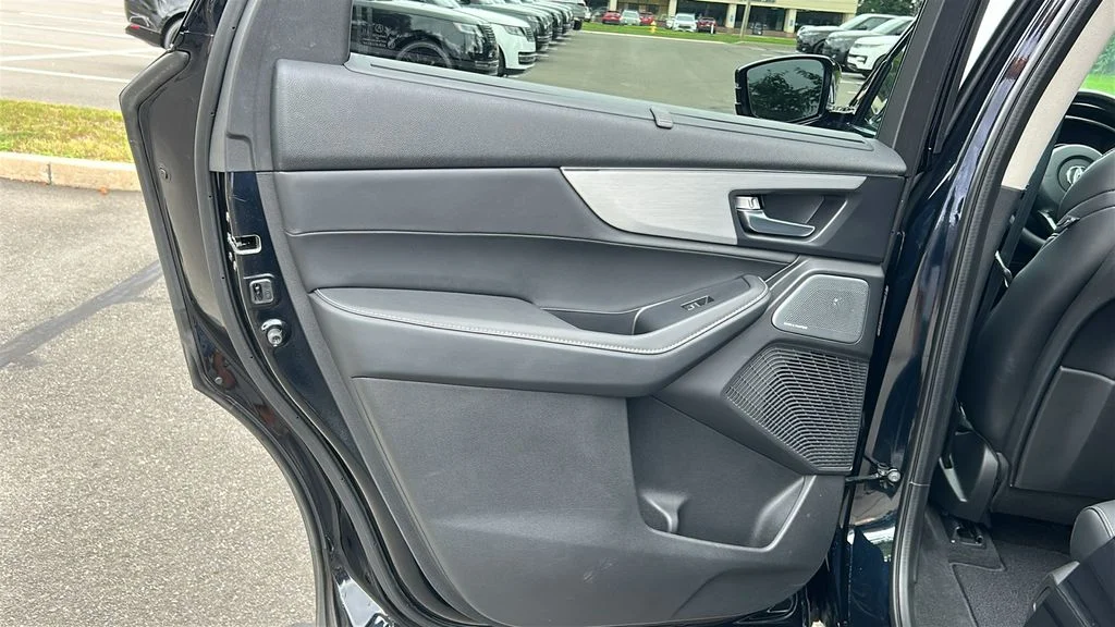 Used 2025  Acura Technology Package image 24