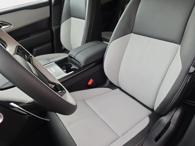 New 2026 Ostuni Pearl White Land Rover Belgravia Edition image 12
