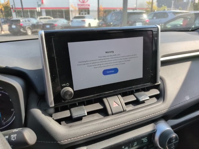Used 2025 White Toyota LE image 19