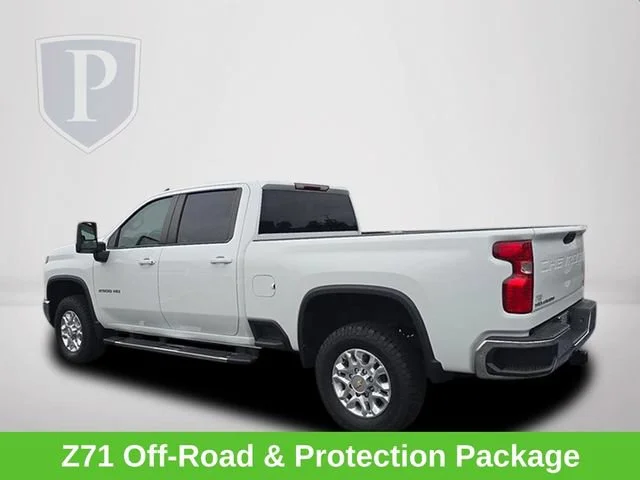 Used 2024 Summit White Chevrolet LT image 9