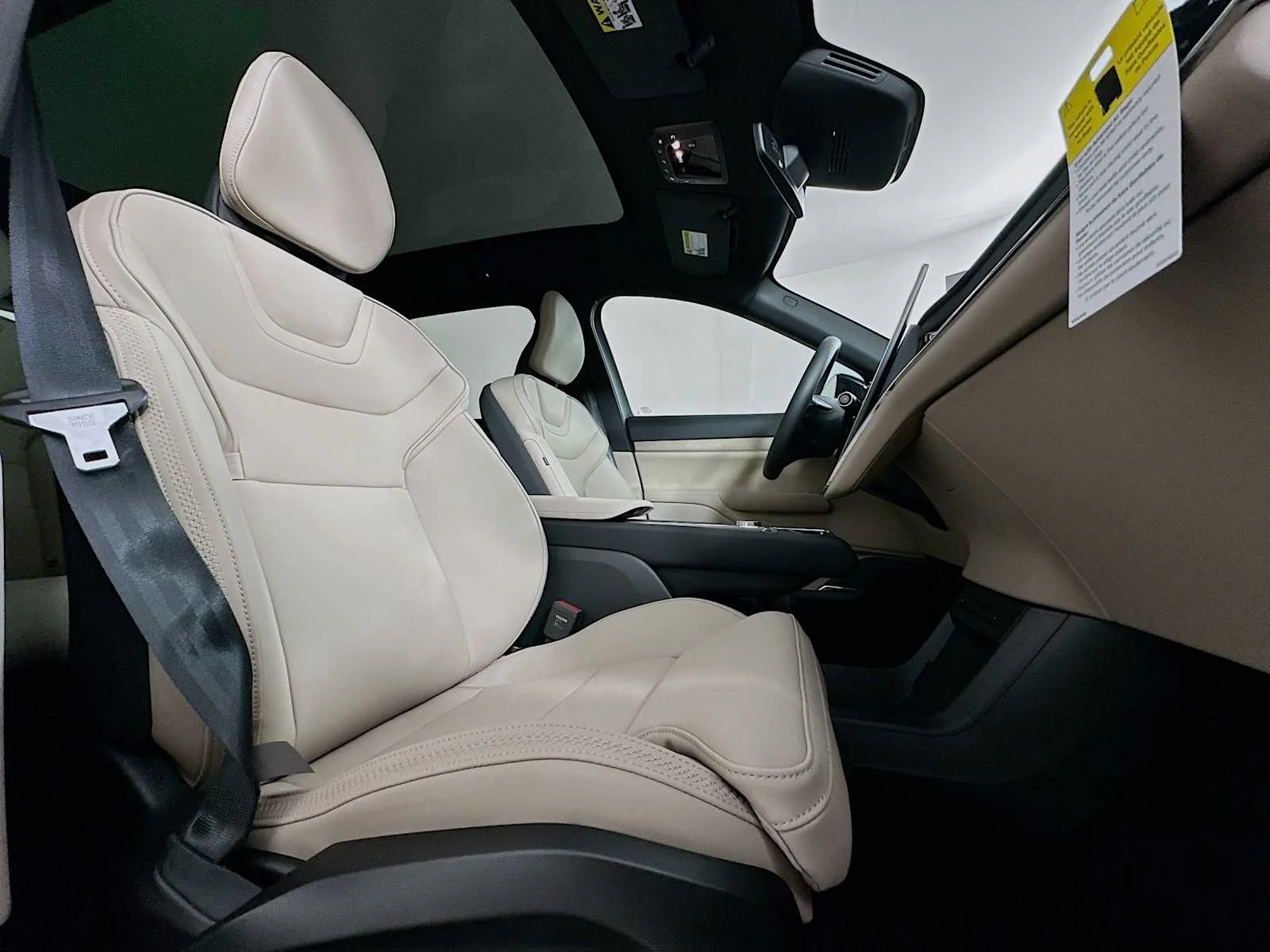 New 2026 Aurora Silver Volvo Plus image 27