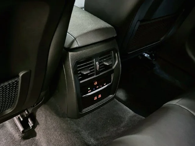 Used 2021 Black BMW 330i image 20